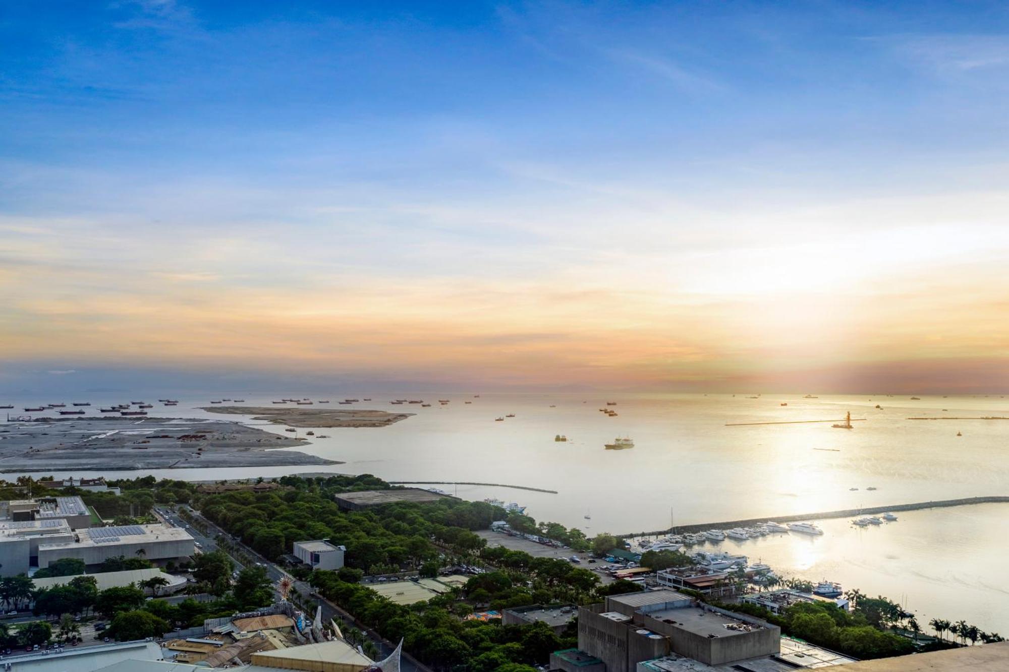 Апарт отель The Radiance Manila Bay Пасай Экстерьер фото